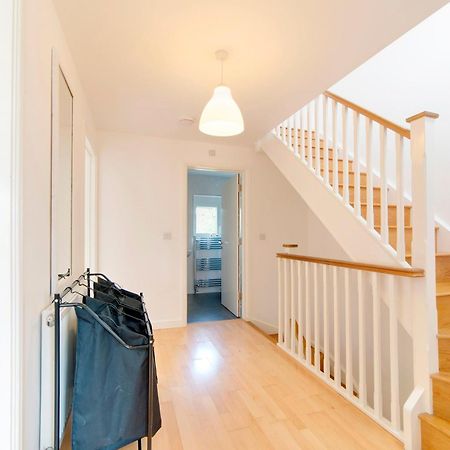 Pass The Keys 49 Byron Square Modern And Spacious 3 Bed Home With Free Parking CBG Екстериор снимка
