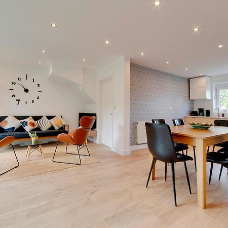 Pass The Keys 49 Byron Square Modern And Spacious 3 Bed Home With Free Parking CBG Екстериор снимка