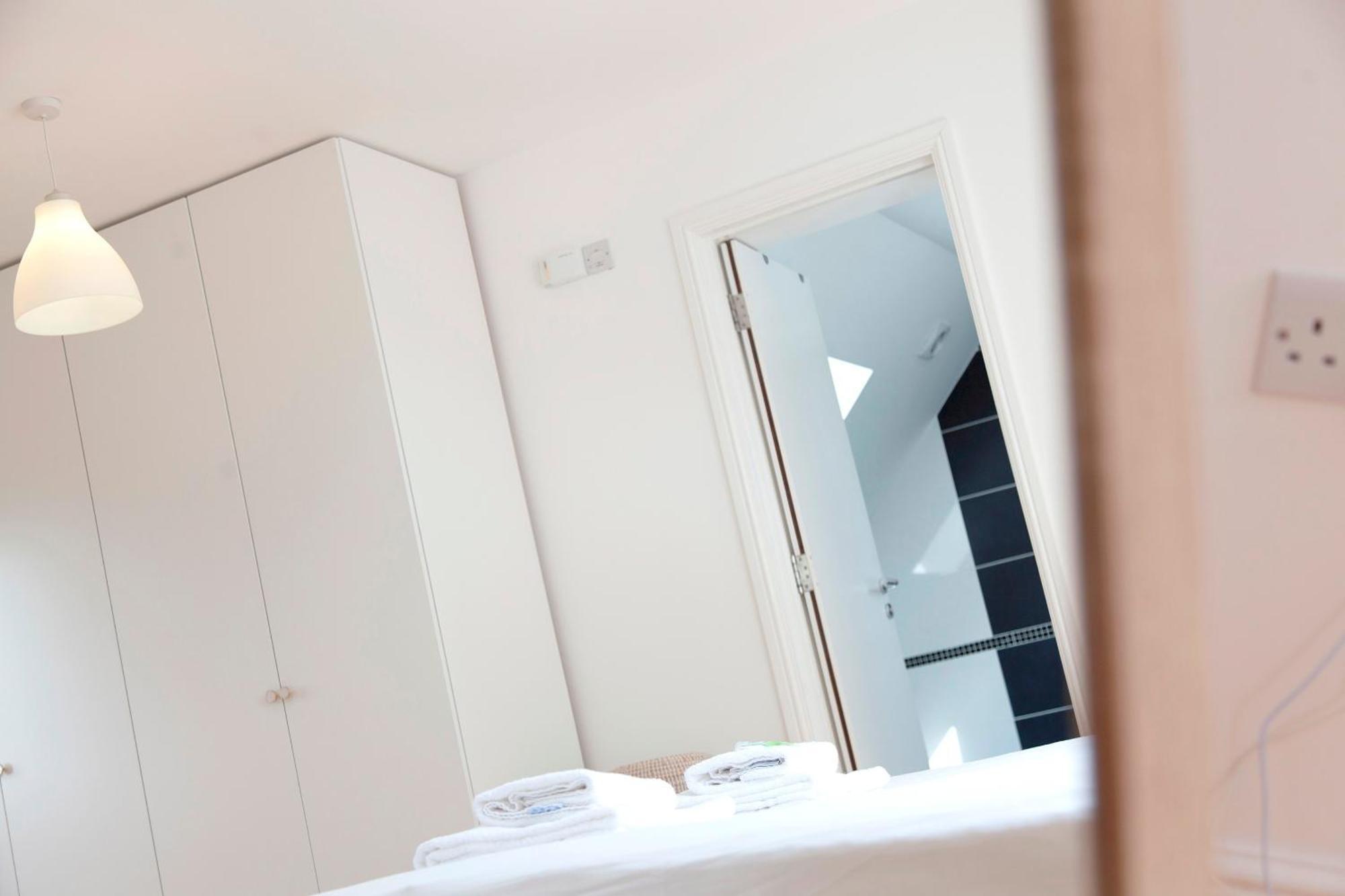 Pass The Keys 49 Byron Square Modern And Spacious 3 Bed Home With Free Parking CBG Екстериор снимка