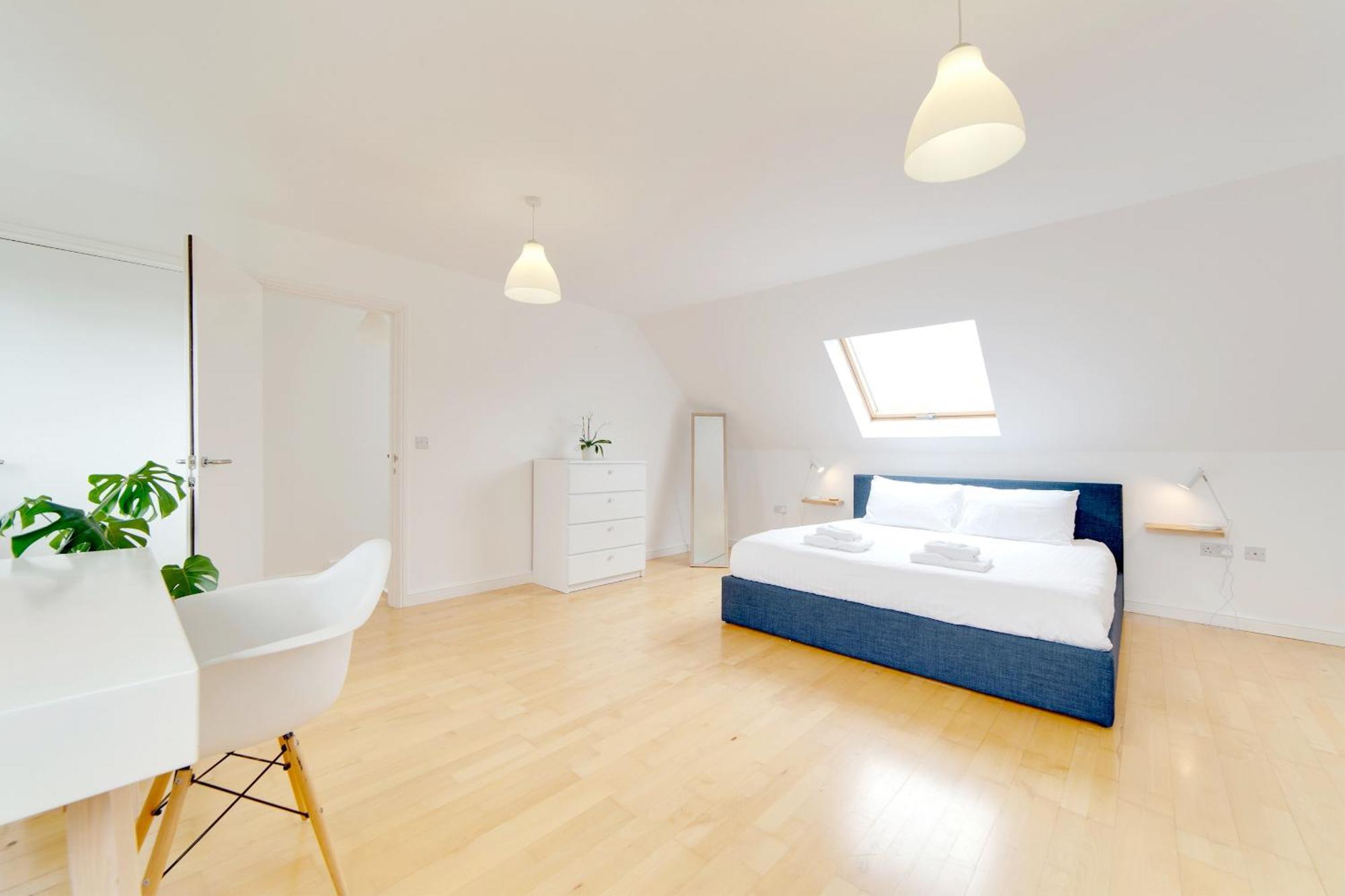 Pass The Keys 49 Byron Square Modern And Spacious 3 Bed Home With Free Parking CBG Екстериор снимка