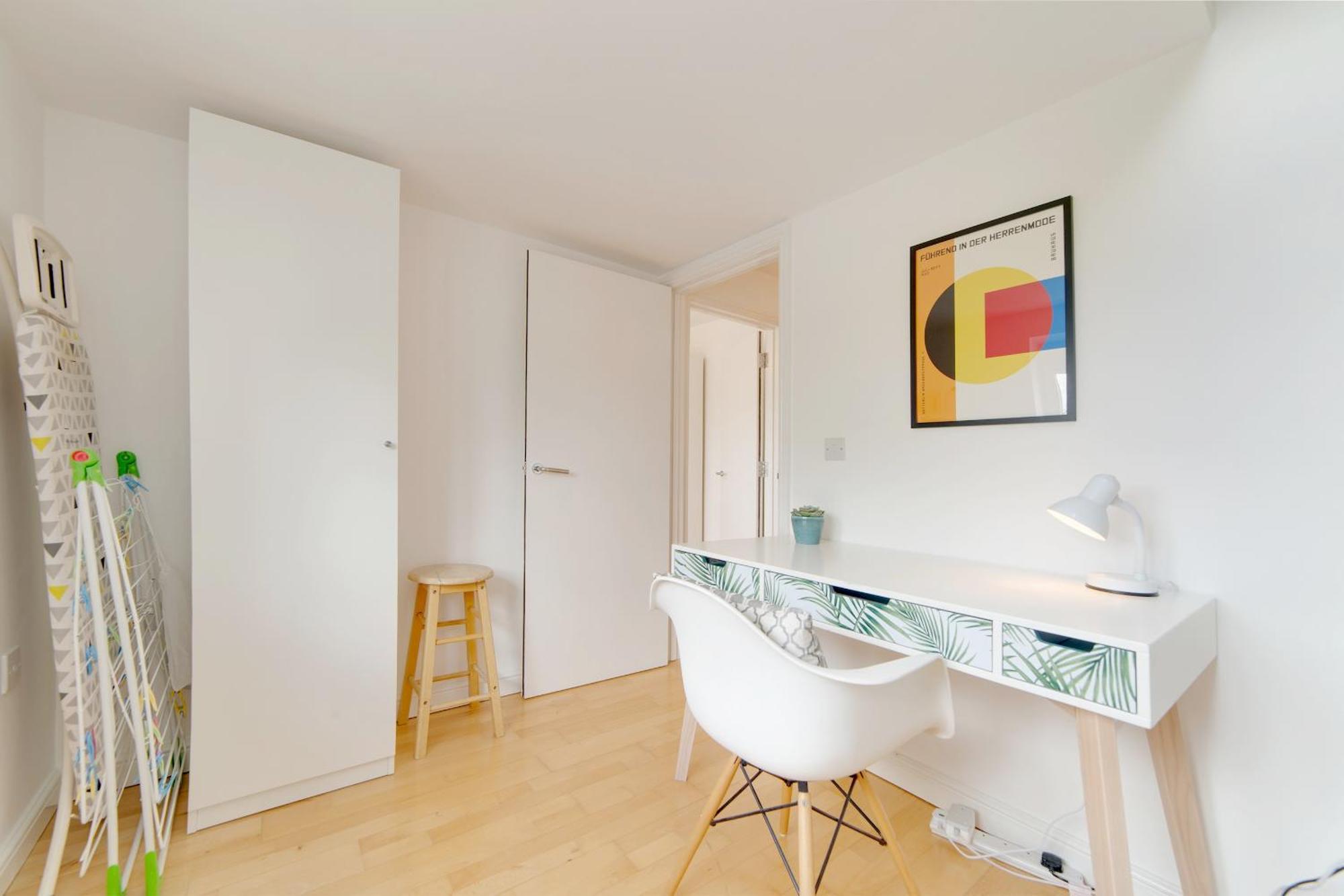 Pass The Keys 49 Byron Square Modern And Spacious 3 Bed Home With Free Parking CBG Екстериор снимка