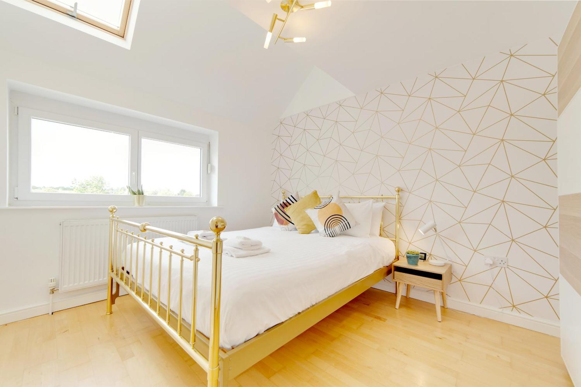Pass The Keys 49 Byron Square Modern And Spacious 3 Bed Home With Free Parking CBG Екстериор снимка