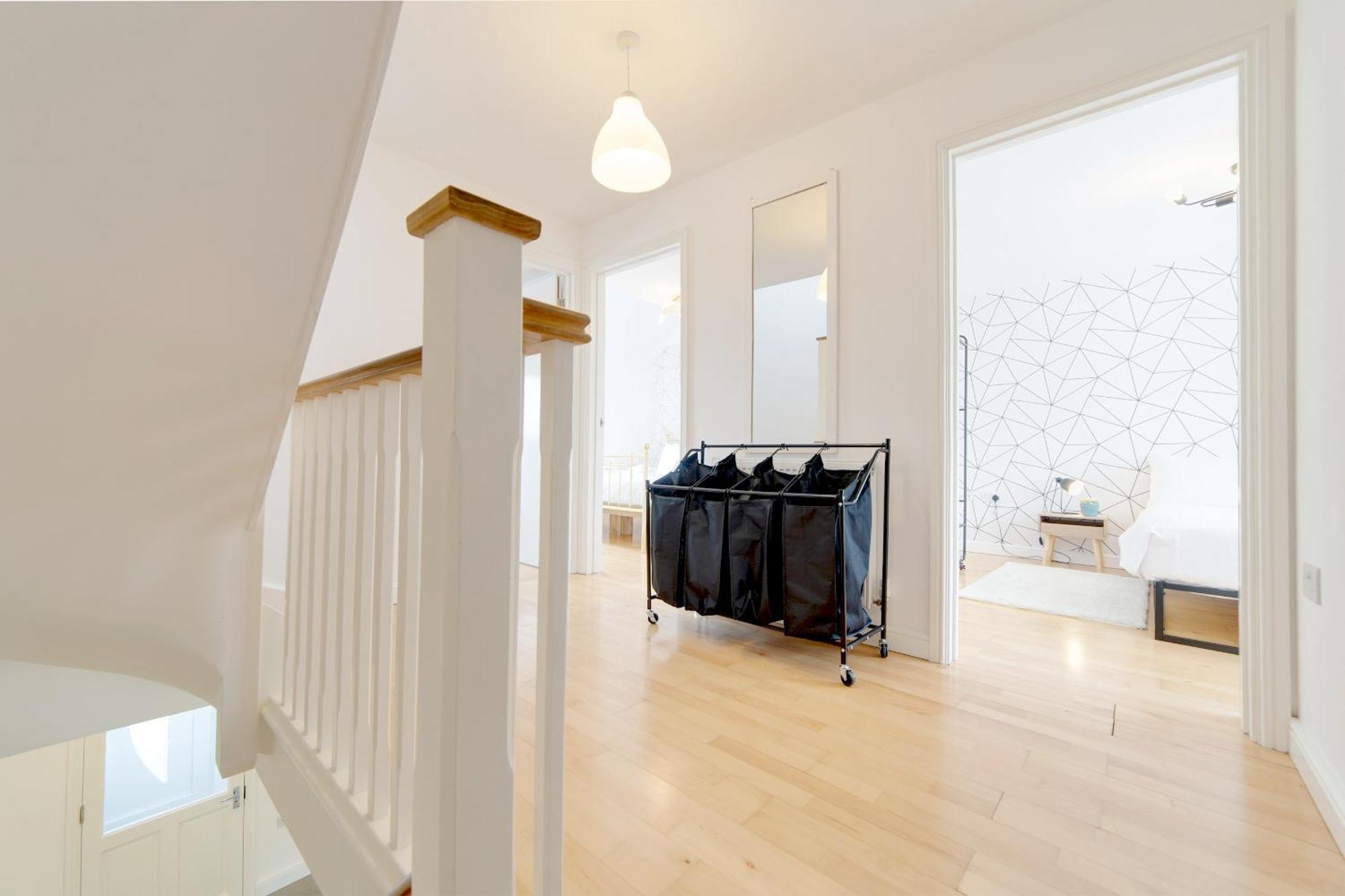 Pass The Keys 49 Byron Square Modern And Spacious 3 Bed Home With Free Parking CBG Екстериор снимка