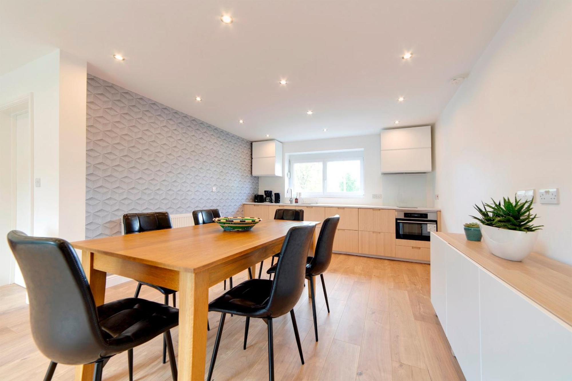 Pass The Keys 49 Byron Square Modern And Spacious 3 Bed Home With Free Parking CBG Екстериор снимка
