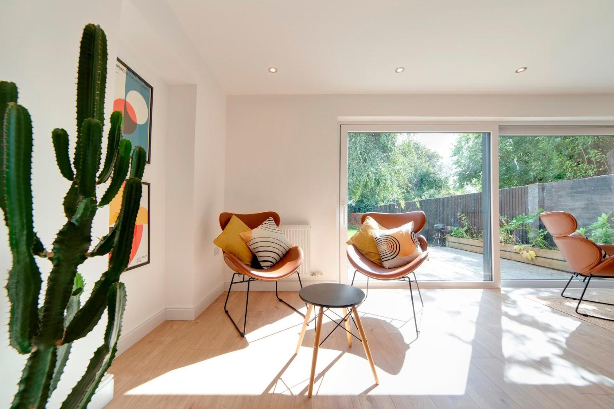 Pass The Keys 49 Byron Square Modern And Spacious 3 Bed Home With Free Parking CBG Екстериор снимка